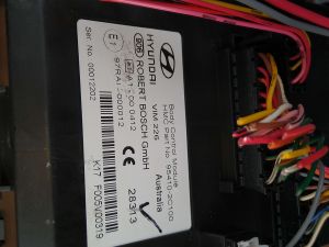 BCM module front 95410-2C100 (US, V6).jpg